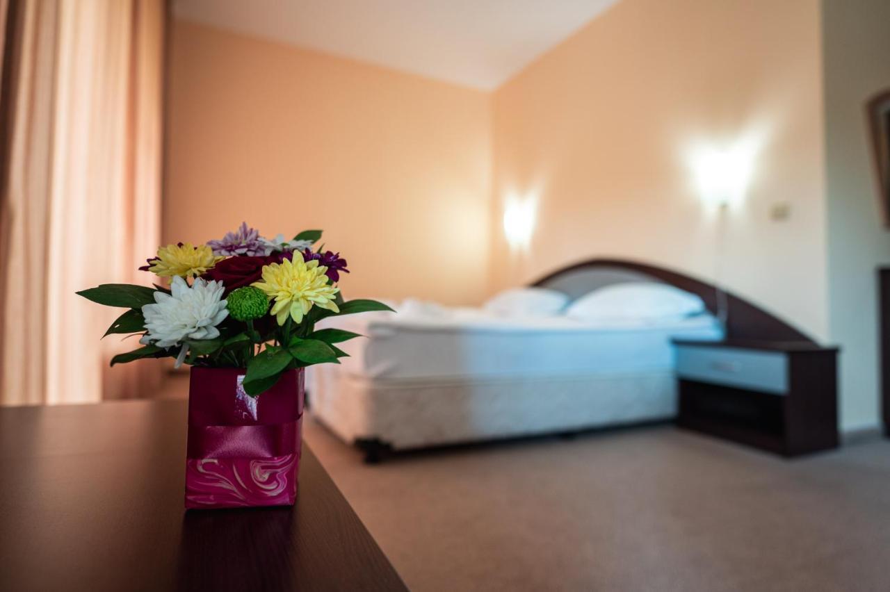 Hotel Paradise Green Park Златни пясъци Екстериор снимка