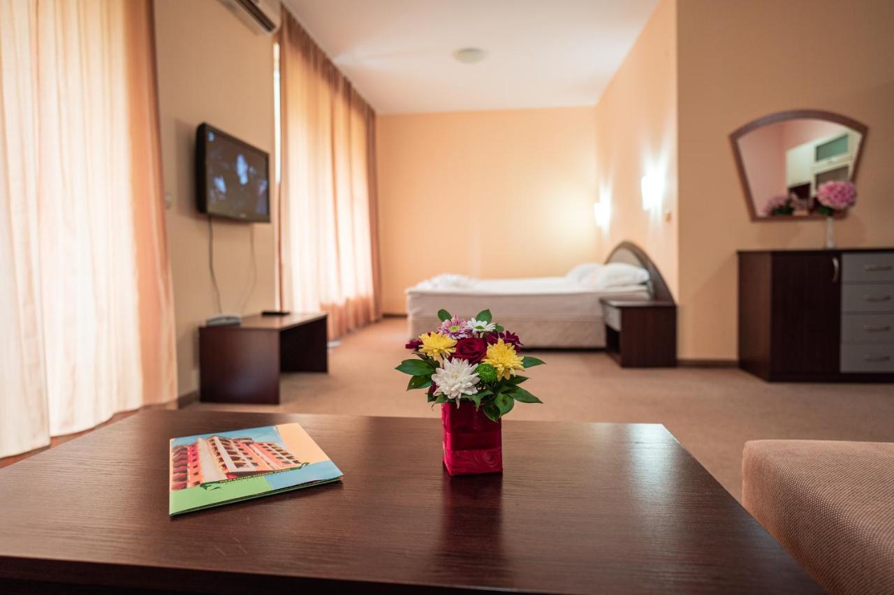 Hotel Paradise Green Park Златни пясъци Екстериор снимка
