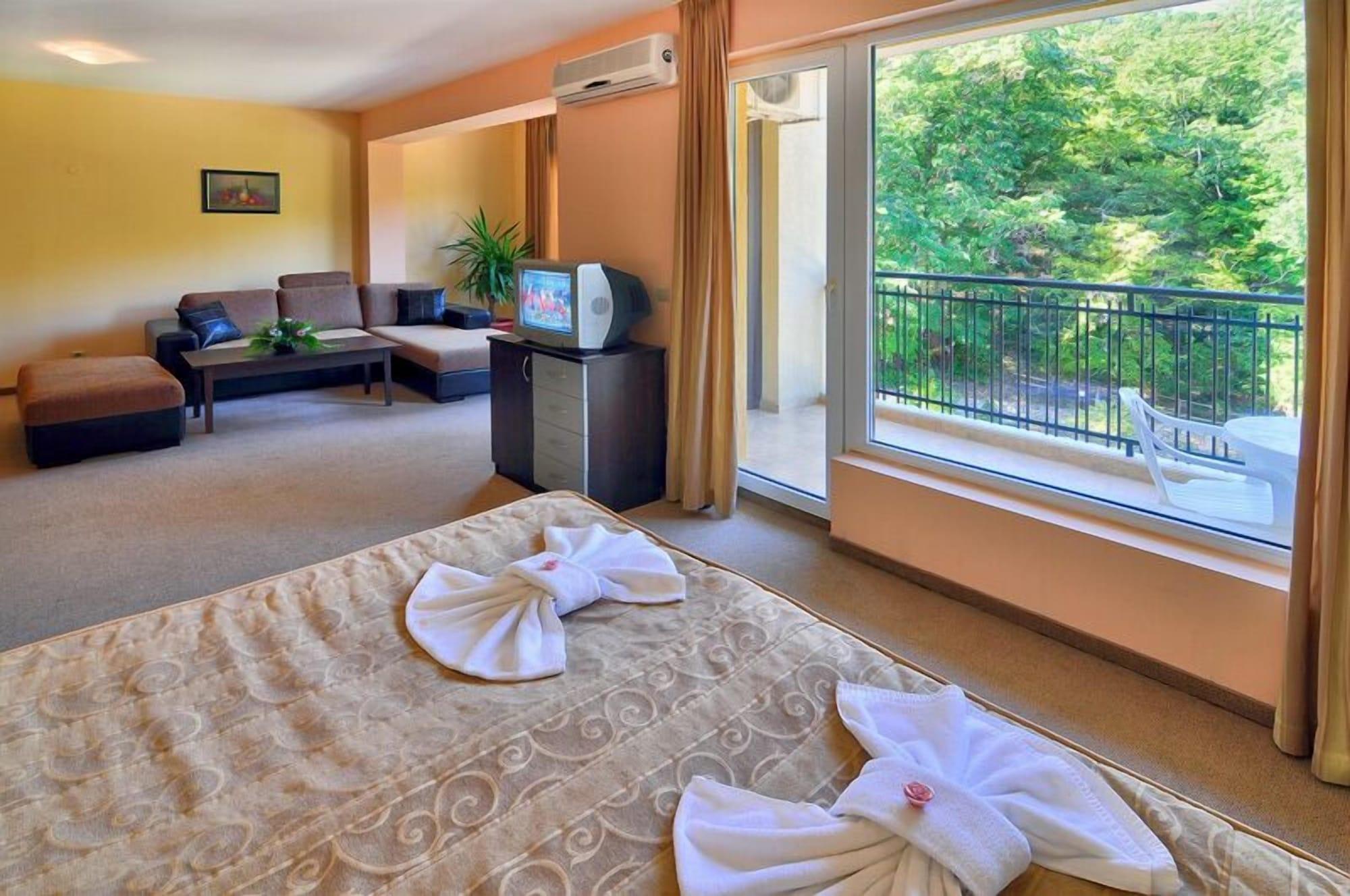Hotel Paradise Green Park Златни пясъци Екстериор снимка