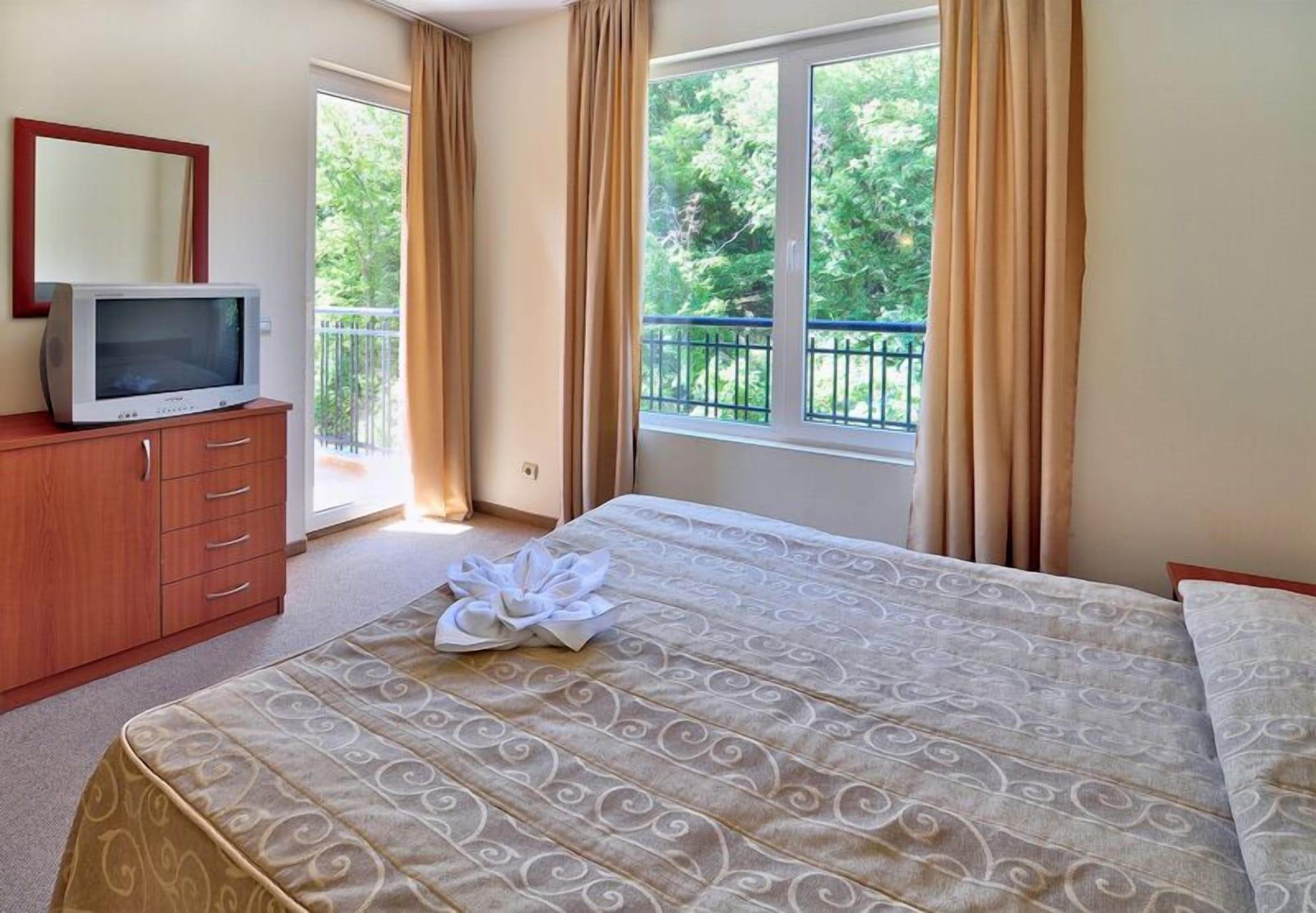 Hotel Paradise Green Park Златни пясъци Екстериор снимка