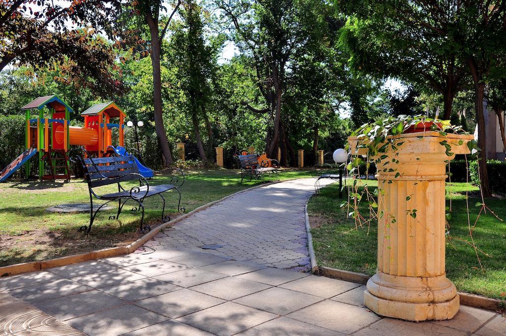 Hotel Paradise Green Park Златни пясъци Екстериор снимка